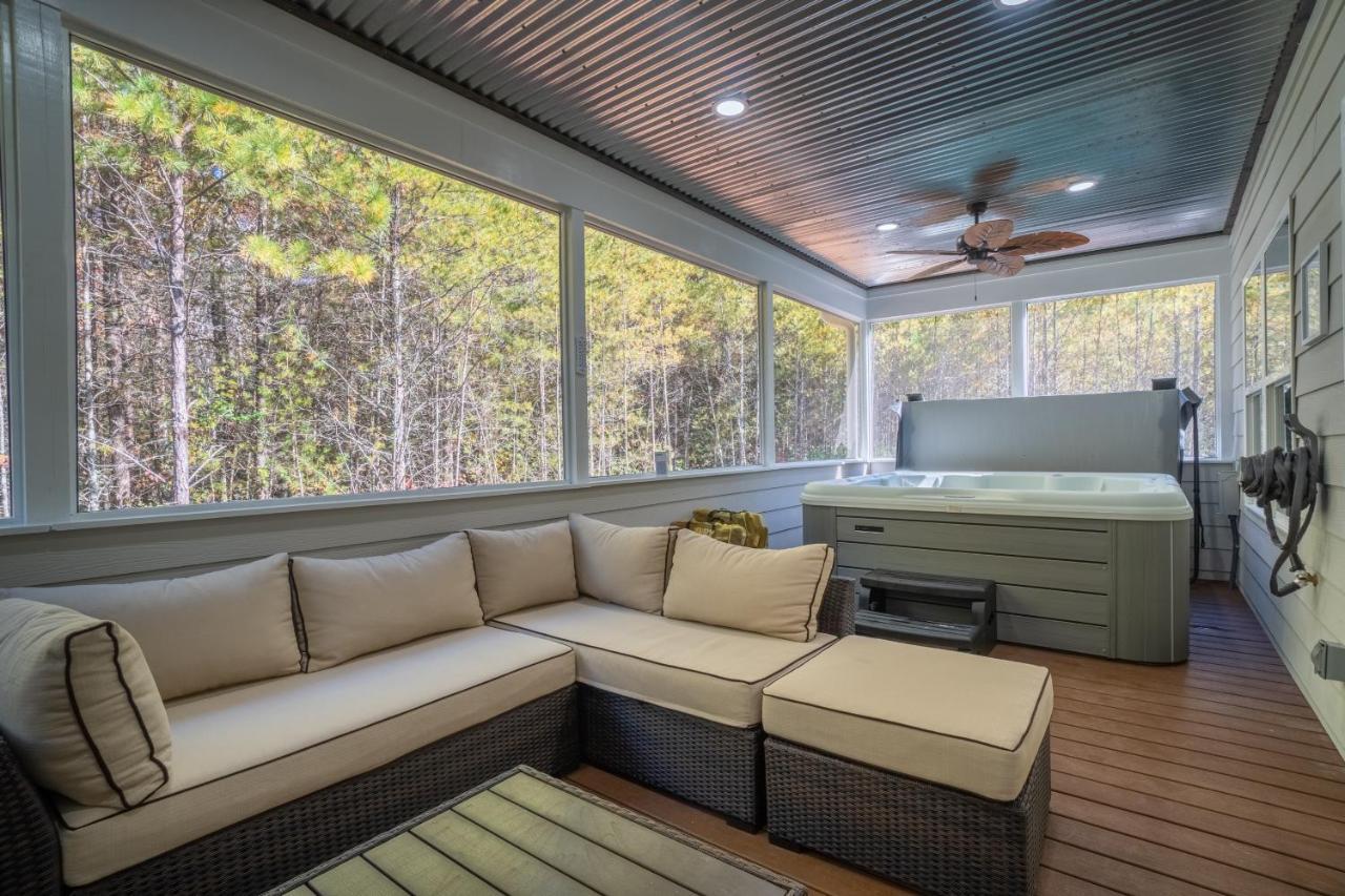 Par-Tee Haus I- Game Room & Hot Tub-Walk To เฮเลน ภายนอก รูปภาพ